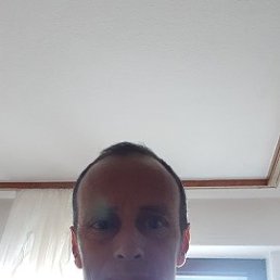 Karim, 42, 