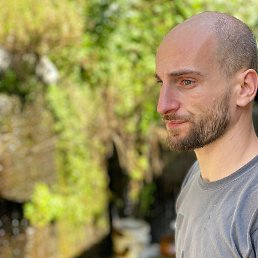 Gio, 29, 