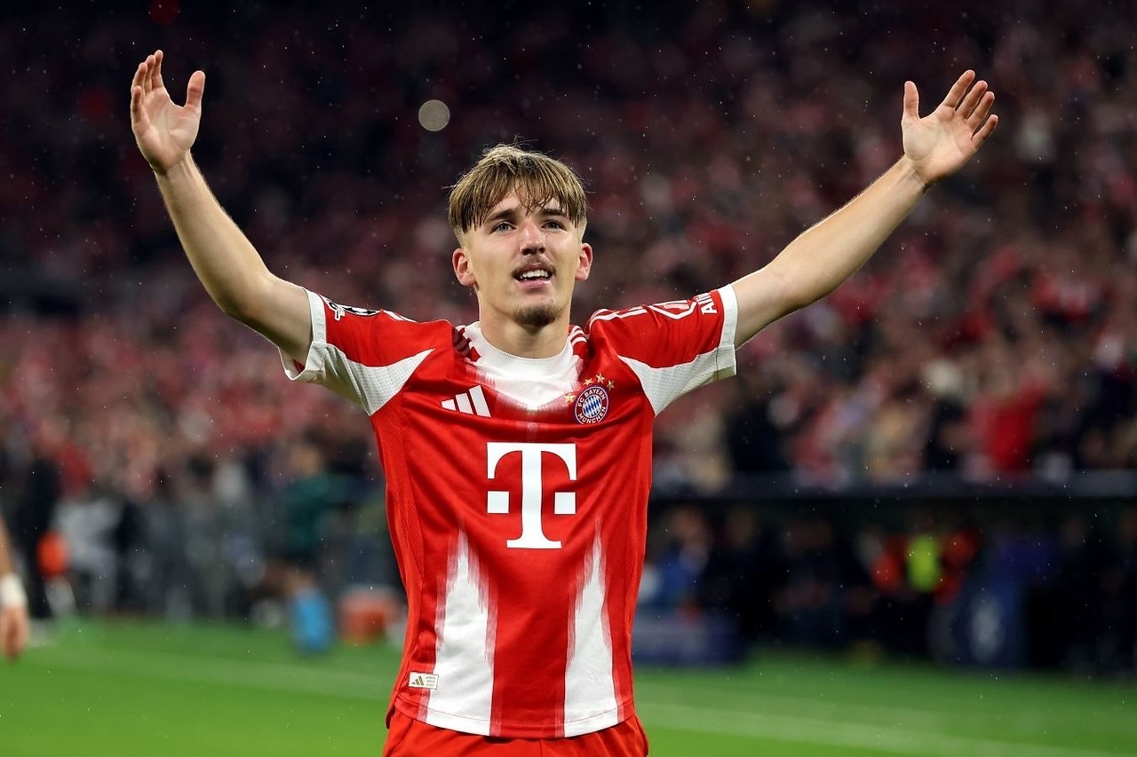 17-летний нападающий «Баварии» Карл стал самым молодым автором гола в ЛЧ в истории клуба