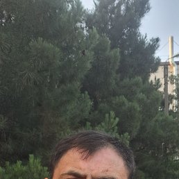 Omar, 37, 