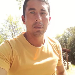 Adrián, 44,  