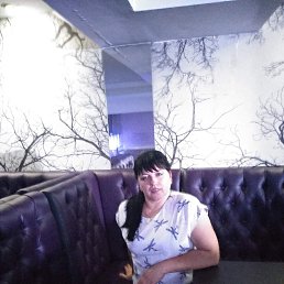 Oksana, 47, 