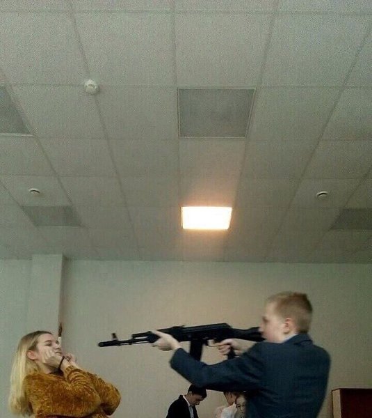 Когда-то в школе было прям очень весело, но не так, как в наше время.анманм
