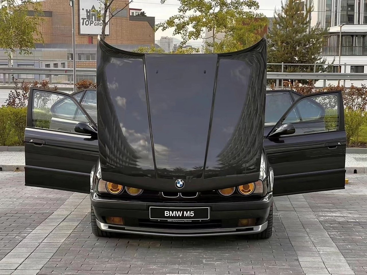 #BMW #M5 (#E34)