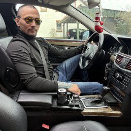 oleg, 35, 