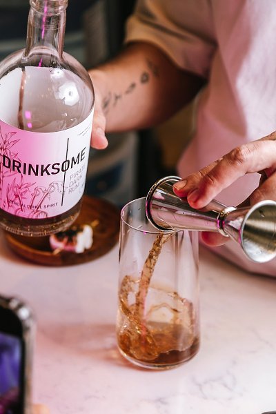 Приготовьте кофейные напитки на безалкогольном роме от Drinksome: ...