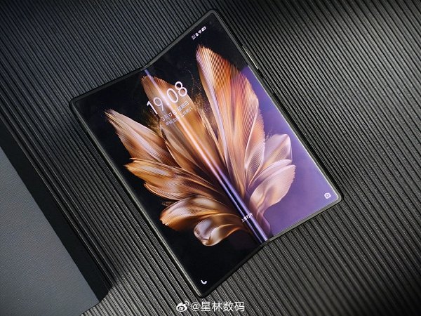 Vivo X Fold 3  3 Pro   - 8