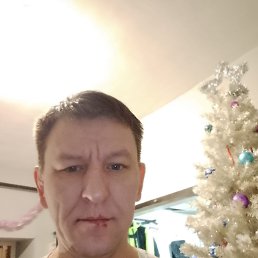 Oleg, 44, 