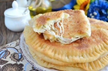 Вкусные кутабы с сыром и зеленью .Ингредиенты -Сметана 15% — 450 гр. -Мука — 300 гр. -Растительное ...