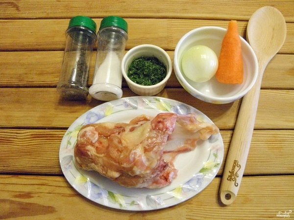 Куриный бульон в мультиварке.Вымойте тщательно кусочек куриного мяса или каркас. Положите в холодную ... - 2