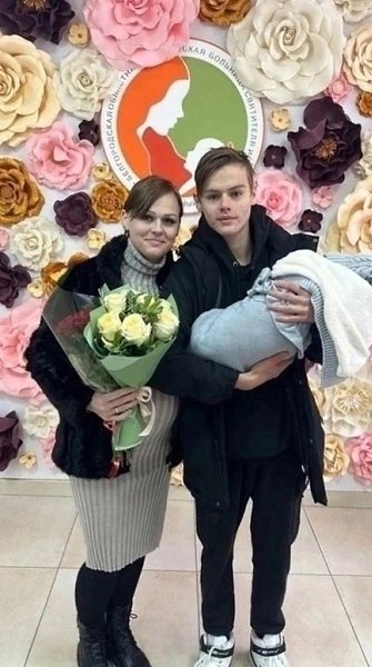 Брат становится отцом в ожидании героя.В тот момент, когда в семье появился новый человек, отец ...