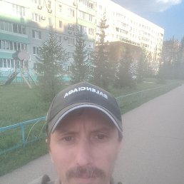 Mikaele, 39, 