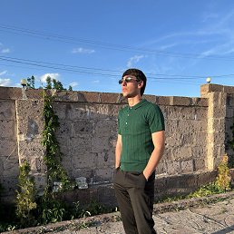 Razmik, 21, 