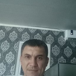 Ahmad, 39, -