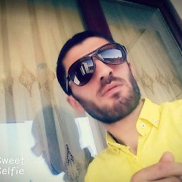 Alex, 32, 