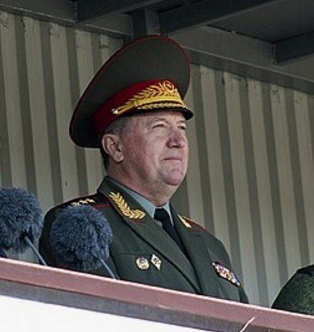 Экс-главкома Сухопутных войск РФ, который был осужден за мошенничество, развели мошенники. Аферисты ... - 2