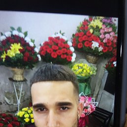 Narek, 23, 