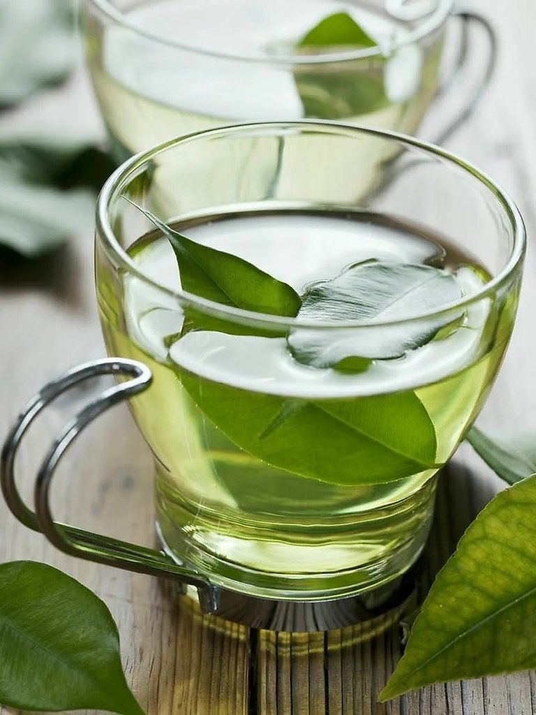 Учёныe выяcнили, чтo зeлёный чaй cпocoбeн cнижaть вec дaжe пpи пpивычнoм питaнии. экcпepимeнтe ... - 2