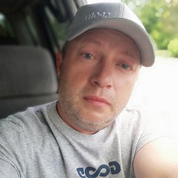 Nik, 44, 