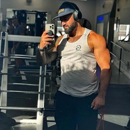 Charle, 35, 