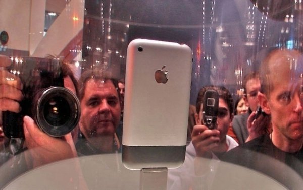 ��ac����� e�e�o��o� �o��epe���� MacWorld c ���epeco� ��y�a�� � �o�o�pa��py�� iPhone 2G, o���a� e�o ... - 2