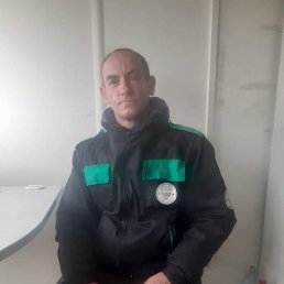 Daniel, 47, 
