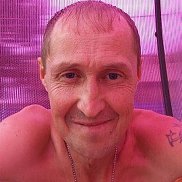 Aleksandr, 44, 