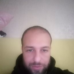 Alex, 36, 