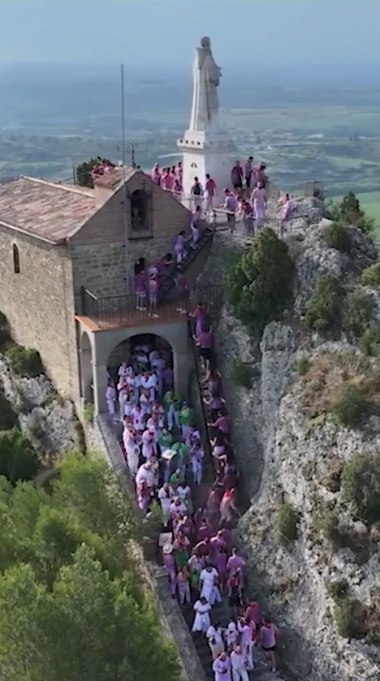   ,         La Batalla del Vino, ...