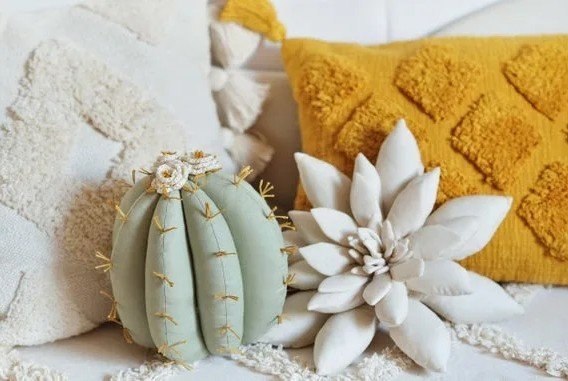 Интересные идеи для подушек. Любители суккулентов наверняка будут в восторге! - 2