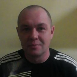 Pavel, 48, 