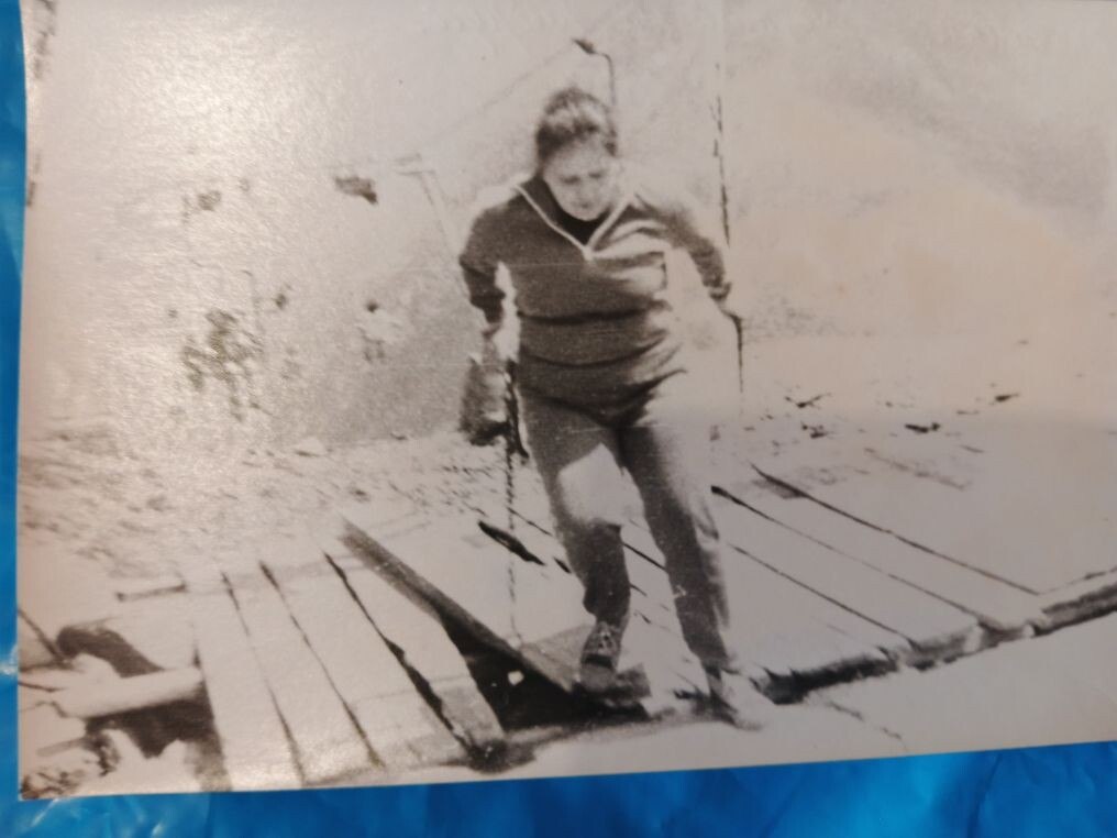 , ,  23 ,1983  - 8