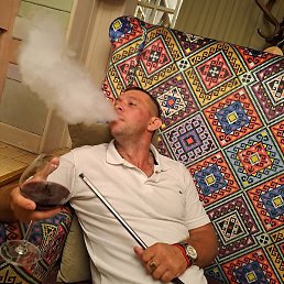 ������, ����, 33 ����