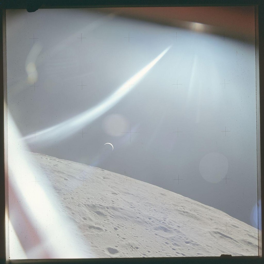     y,  a Apollo 15, 52  a.