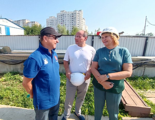 В Москве совсем скоро откроется спортивный кластер на Остафьевской улице.В него войдут: ледовые ...