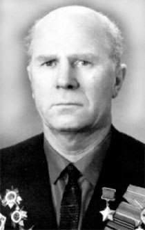 Малидовский Георгий Фёдорович.Командир 76-миллиметрового орудия 696-го стрелкового полка 383-й ...