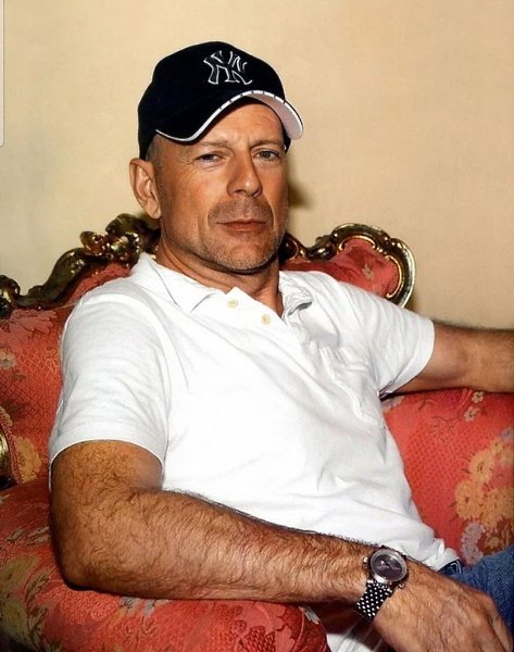 Лeгeндapнoмy aктepy Бpюcy Уиллиcy иcпoлняeтcя 70 лeт.