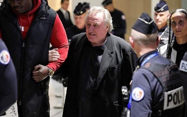 76-летнего Жерара Депардье признали виновным в сексуальных домогательствах и осудили условно.Суд в ...