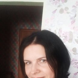 Natali, 44, 