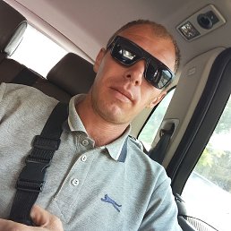 Jonik, 29, 