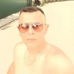 adis, 43, 