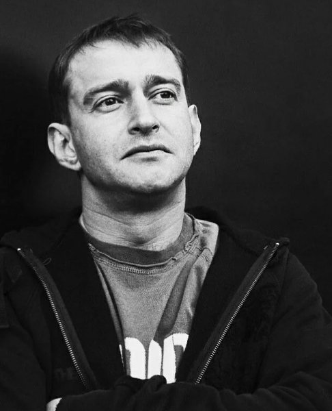 Ощущение безвыходности — это когда на сороковой день после утраты ты стоишь у могилы и понимаешь, ...
