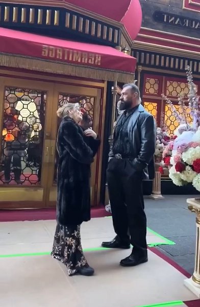 в Америке свадьба по-русски.В соцсетях вирусится видео с русской свадьбы в стиле 90-х на ...