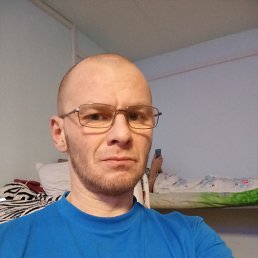 Serj, 37, 