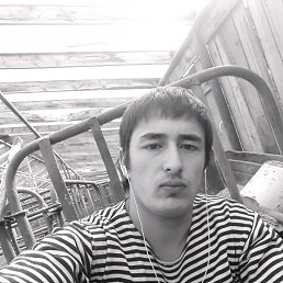 Ali, 25, 