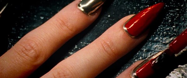 ��������� � ������ ���������� / Reflet dans un diamant mort, 2025.���. ���� �����, ����� ������� - 4