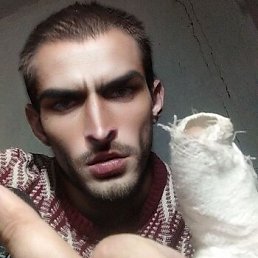 Aleksandr, 30, 