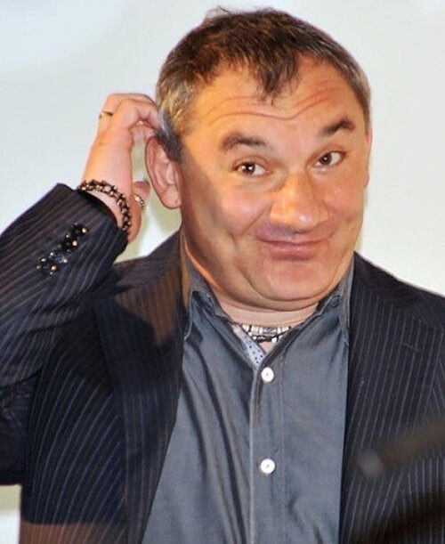 Известный актер, автогонщик и шоумен Николай Фоменко, отличается завидным чувством юмора и имеет ...