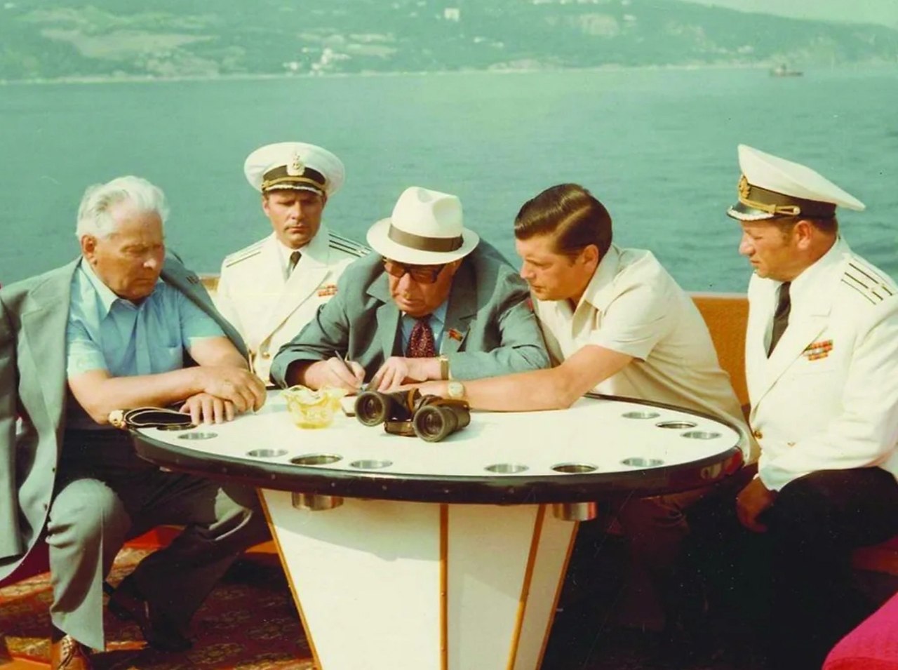     , 1979 . - 2