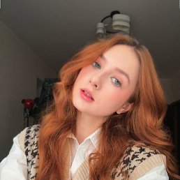 Julia, 25, 
